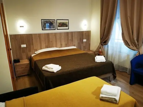 Üç Kişilik Oda