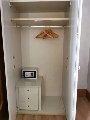 Üç Kişilik Oda