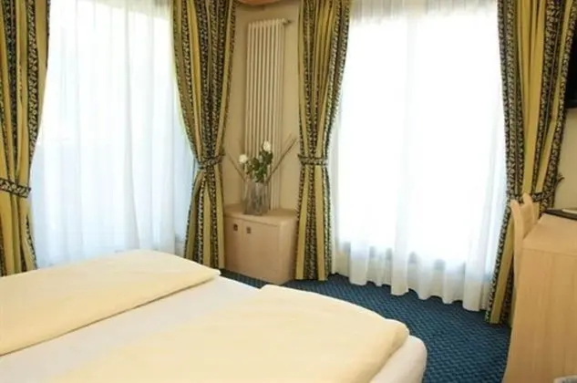 Comfort Tek Büyük veya İki Ayrı Yataklı Oda