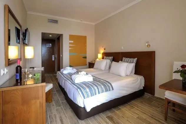 Superior Tek Büyük Yataklı Oda, Kısmi Deniz Manzaralı, Ek Bina