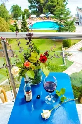 Superior Tek Büyük Yataklı Oda, Kısmi Deniz Manzaralı, Ek Bina