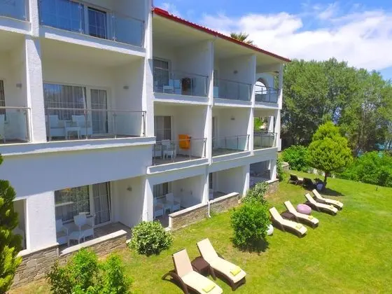 Superior Tek Büyük Yataklı Oda, Kısmi Deniz Manzaralı, Ek Bina