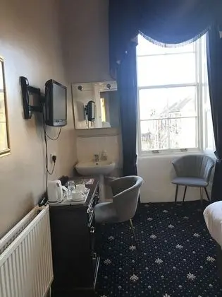 Tek Kişilik Oda, Ortak Banyo