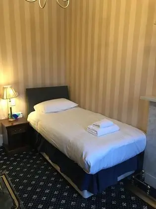 Tek Kişilik Oda, Ortak Banyo
