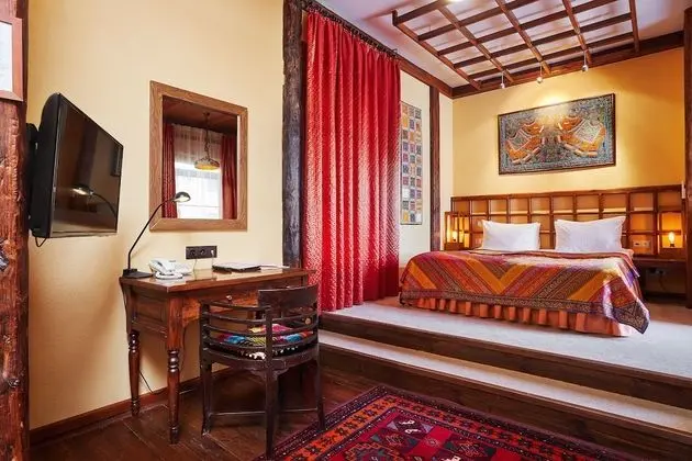 Deluxe Tek Büyük Yataklı Oda