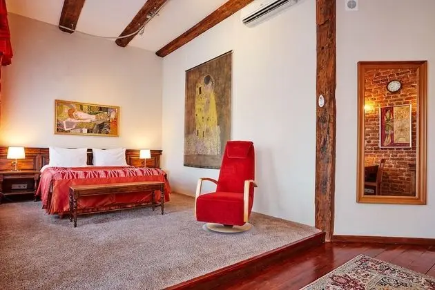 Deluxe Tek Büyük Yataklı Oda