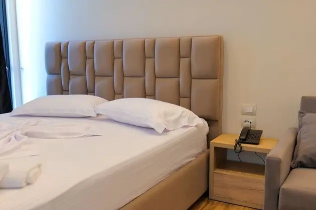 Deluxe Tek Büyük Yataklı Oda, Kısmi Deniz Manzaralı