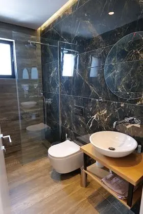 Deluxe Tek Büyük Yataklı Oda, Kısmi Deniz Manzaralı