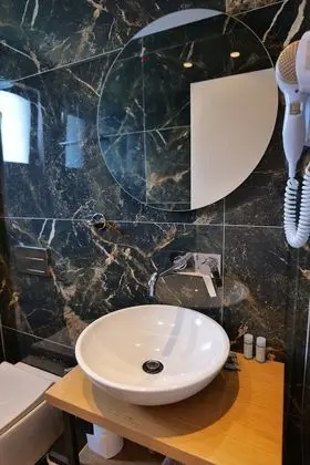 Deluxe Üç Kişilik Oda, Deniz Manzaralı