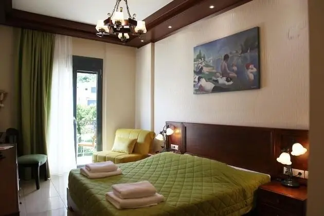 Classic Triple Room with Mountain View