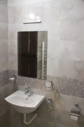 Comfort Tek Büyük veya İki Ayrı Yataklı Oda, Balkon, Bahçe Manzaralı