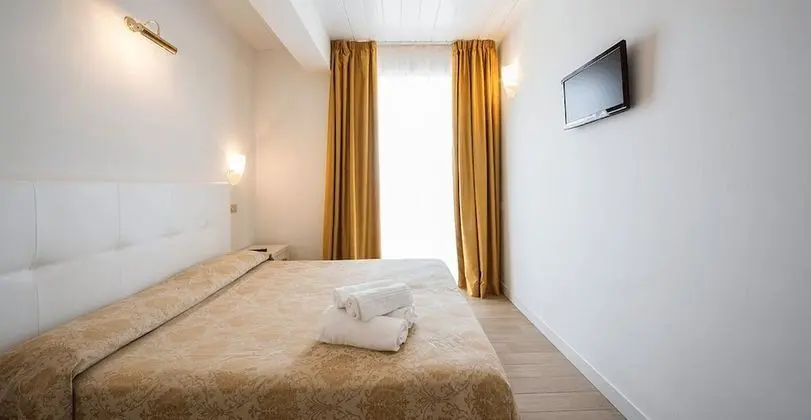Tek Büyük veya İki Ayrı Yataklı Oda, Balkon