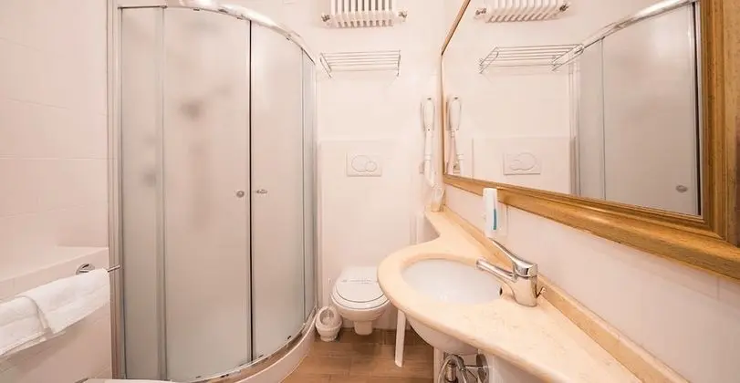 Tek Büyük veya İki Ayrı Yataklı Oda, Balkon