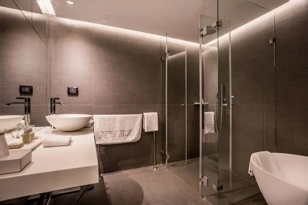 Deluxe Süit, Balkon, Kısmi Deniz Manzaralı