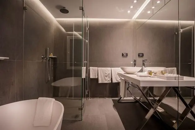 Deluxe Süit, Balkon, Kısmi Deniz Manzaralı