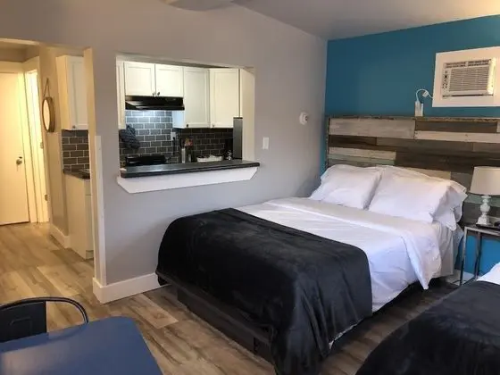 Standard Oda, 2 Büyük (Queen) Boy Yatak, Bağlantılı Odalar, Göl Kenarı