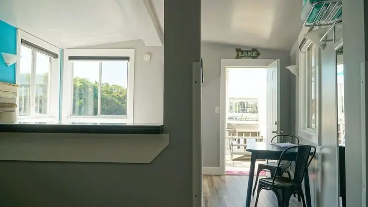 Standard Oda, 2 Büyük (Queen) Boy Yatak, Bağlantılı Odalar, Göl Kenarı