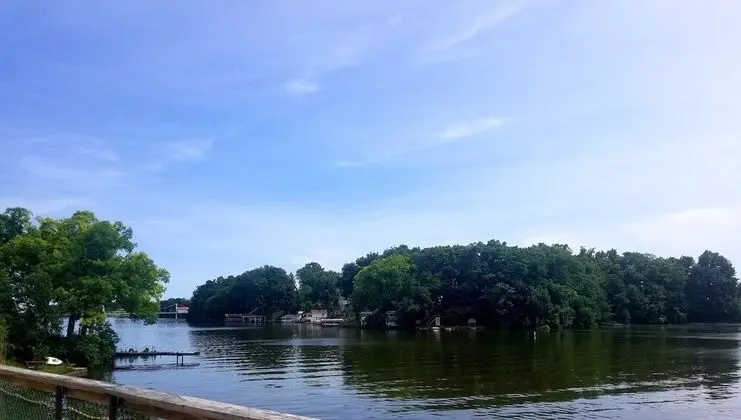 Standard Oda, 2 Büyük (Queen) Boy Yatak, Bağlantılı Odalar, Göl Kenarı