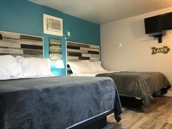 Standard Oda, 2 Büyük (Queen) Boy Yatak, Bağlantılı Odalar, Göl Manzaralı