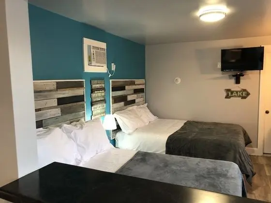 Standard Oda, 2 Büyük (Queen) Boy Yatak, Bağlantılı Odalar, Göl Manzaralı