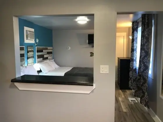 Standard Oda, 2 Büyük (Queen) Boy Yatak, Bağlantılı Odalar, Göl Manzaralı