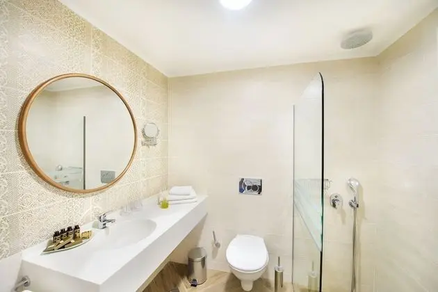 Deluxe Tek Büyük veya İki Ayrı Yataklı Oda, Havuz Kullanımı