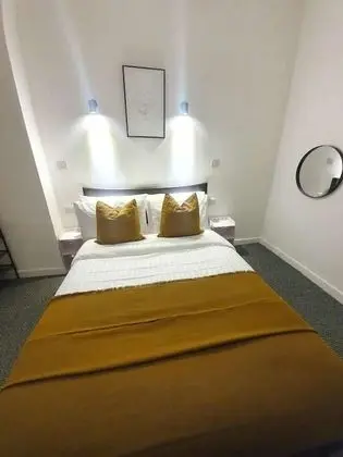 Luxury Tek Büyük Yataklı Oda