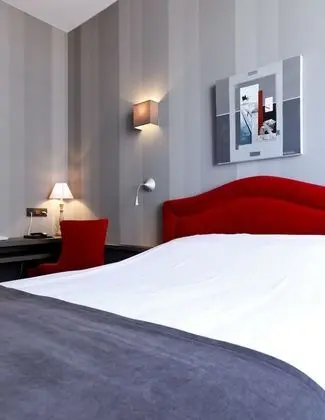 Premium Tek Büyük Yataklı Oda