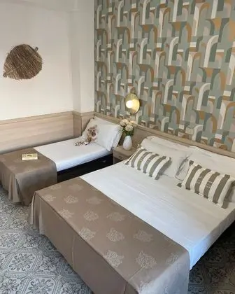 Economy Üç Kişilik Oda, Kısmi Deniz Manzaralı