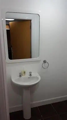 Basic Tek Büyük Yataklı Oda