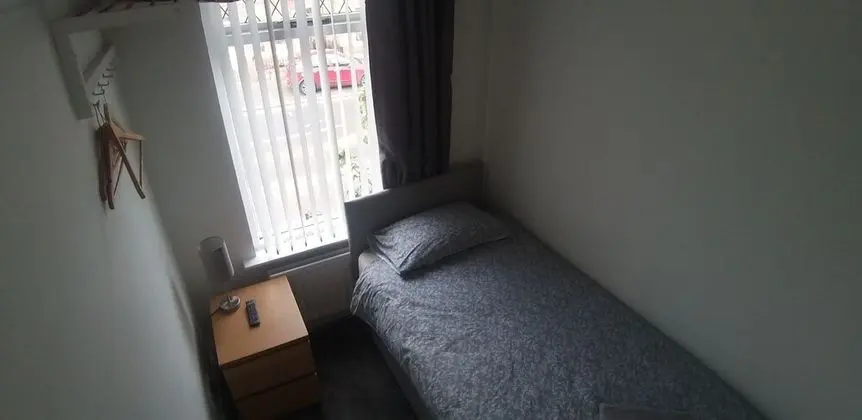 Tek Kişilik Oda, Ortak Banyo