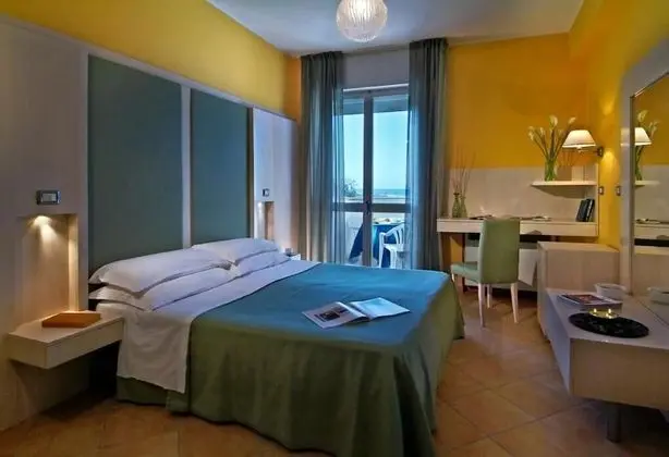 XXGold Double RoomXX 1