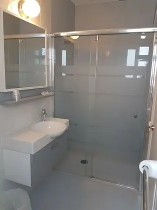 Economy Tek Büyük veya İki Ayrı Yataklı Oda