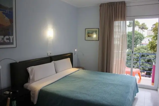 Tek Büyük veya İki Ayrı Yataklı Oda, Balkon