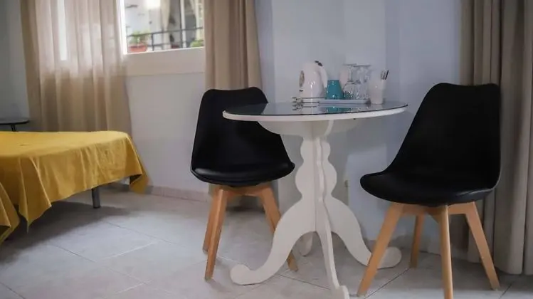 Tek Büyük veya İki Ayrı Yataklı Oda, Balkon