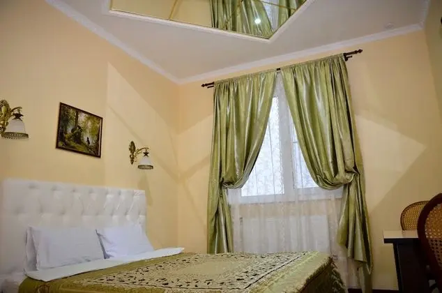 Comfort Tek Büyük veya İki Ayrı Yataklı Oda, Özel Banyo, Avlu Manzaralı