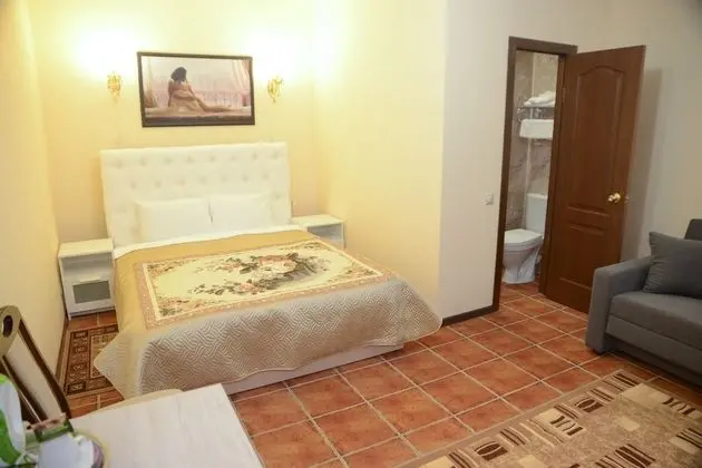 Comfort Tek Büyük veya İki Ayrı Yataklı Oda, Özel Banyo, Avlu Manzaralı