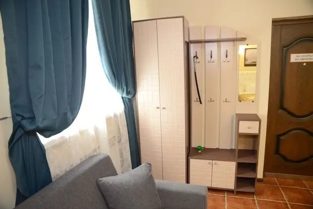 Comfort Tek Büyük veya İki Ayrı Yataklı Oda, Özel Banyo, Avlu Manzaralı