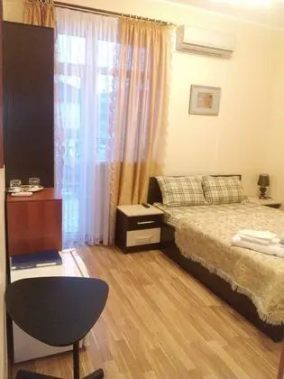 Tek Büyük Yataklı Oda, Balkon