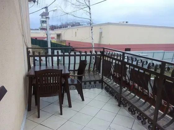 Tek Büyük Yataklı Oda, Balkon