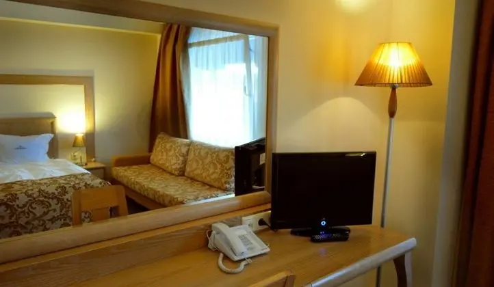 1 Çift Kişilik Veya 2 Tek Kişilik Yatak Garden View
