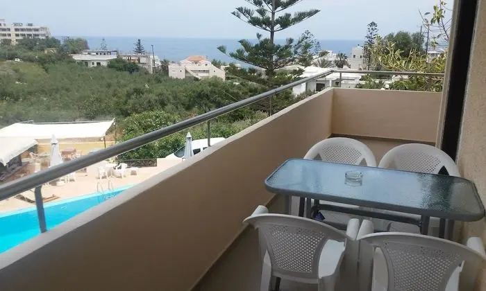 Üç Kişilik Oda