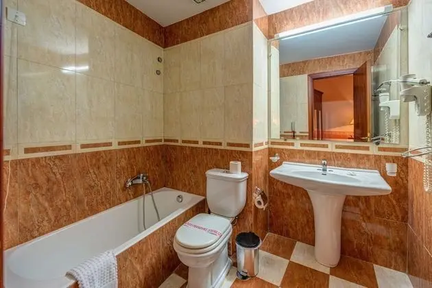 Deluxe Tek Büyük veya İki Ayrı Yataklı Oda