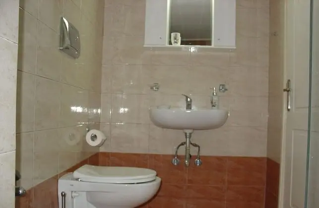 Standard Tek Büyük veya İki Ayrı Yataklı Oda, Sigara İçilmez