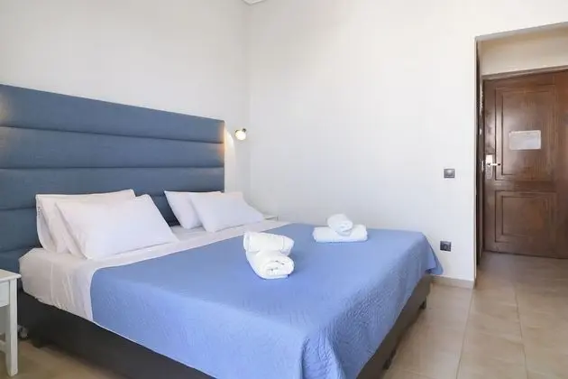 Tek Büyük veya İki Ayrı Yataklı Oda, Balkon