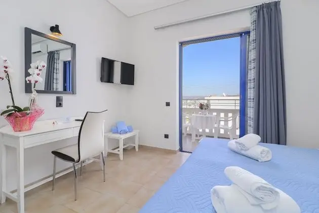 Tek Büyük veya İki Ayrı Yataklı Oda, Balkon
