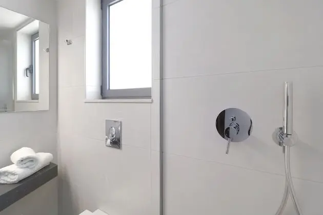 Tek Büyük veya İki Ayrı Yataklı Oda, Balkon