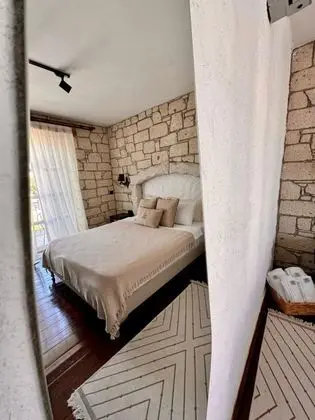 Deluxe Oda Üst Kat, Kara veya Havuz Manzaralı, Balkonlu