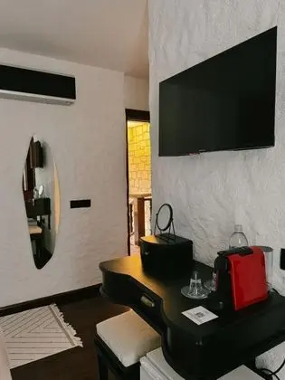 Deluxe Oda Üst Kat, Kara veya Havuz Manzaralı, Balkonlu