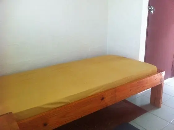 Economy Tek Kişilik Oda, Ortak Banyo (No linen provided)